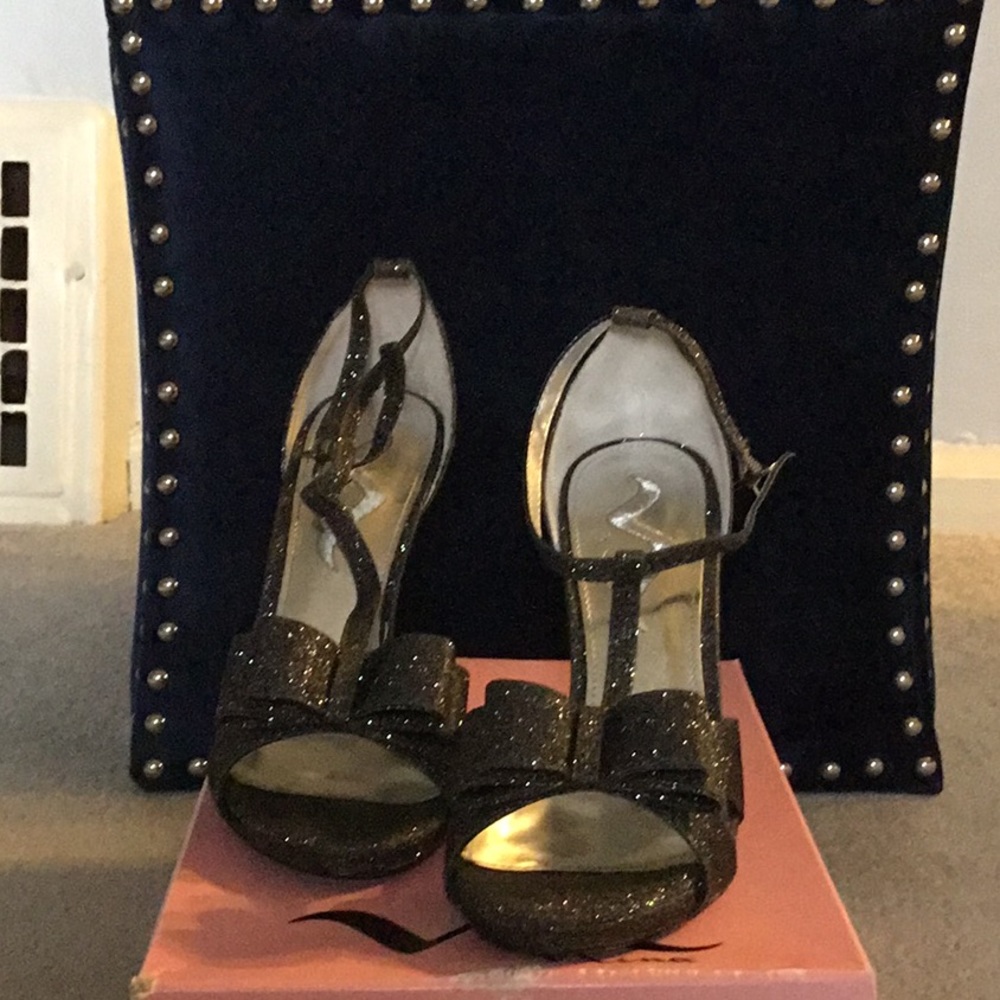 Gorgeous black sparkly shoes